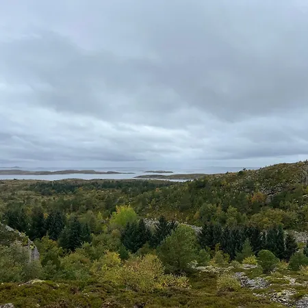 Huset Heimstad I Herfjord Feriehus